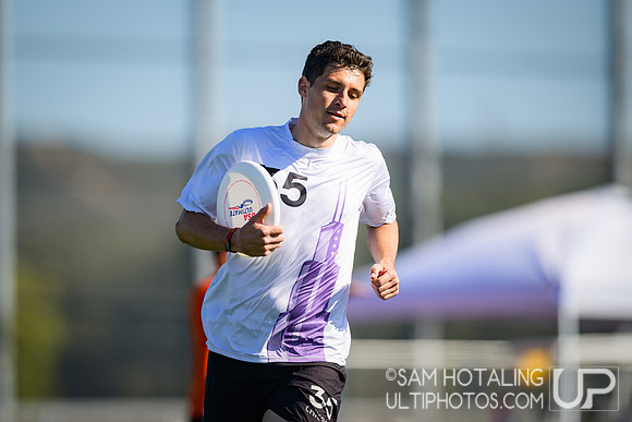 Chicago Machine vs PoNY in semifinals at USAU Club Championships, Canyon Crest High School