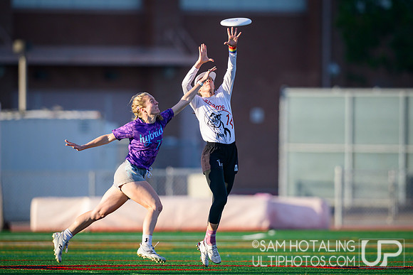 Hybrid vs shame. in semifinals at USAU Club Championships, Canyon Crest High School