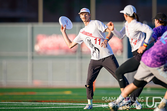 Hybrid vs shame. in semifinals at USAU Club Championships, Canyon Crest High School