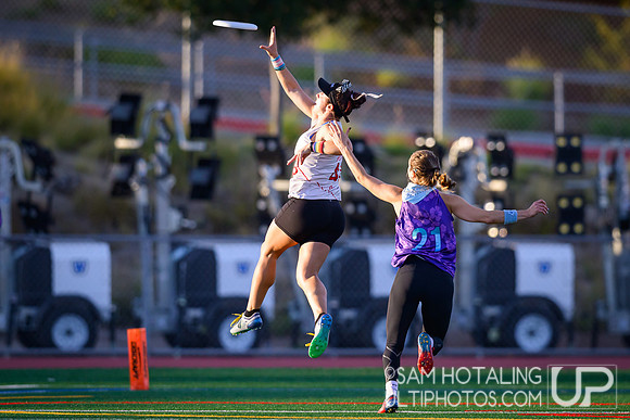 Hybrid vs shame. in semifinals at USAU Club Championships, Canyon Crest High School