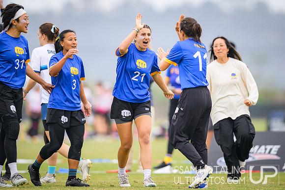 Fury vs Molly Brown in semifinals at USAU Club Championships, Surf Cup Sports Park