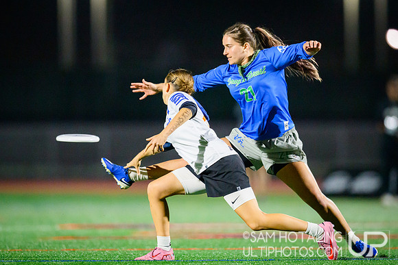 Drag’n Thrust vs XIST in semifinals at USAU Club Championships, Canyon Crest Academy