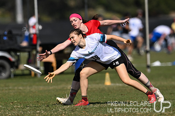 Molly Brown v Ozone - Thurs Pool R3 - USA Ultimate Club Champs 2022