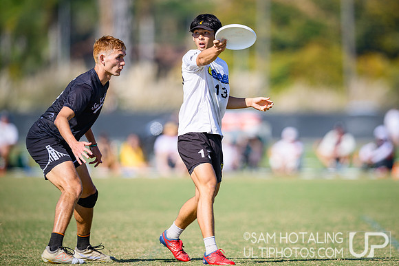 Philadelphia Pacmen vs Revolver at USAU Club Championships, Surf Cup Sports Park