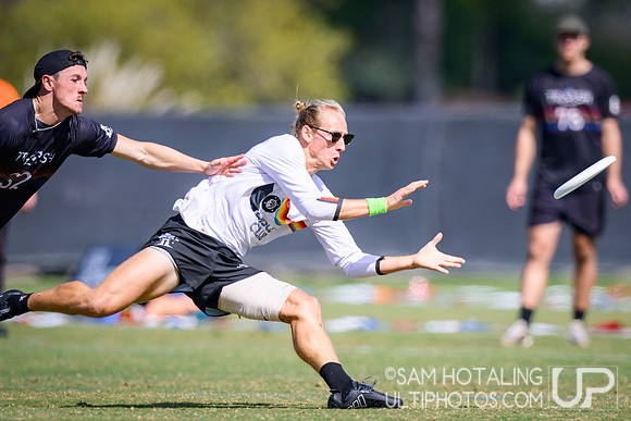 Austin Disco Club vs Mile High Trash at USAU Club Championships, Surf Cup Sports Park