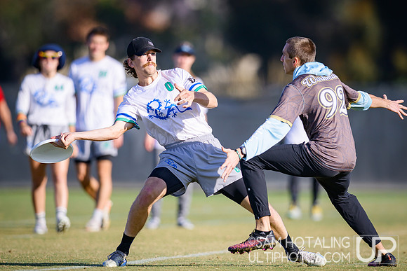 Conspiracy vs Drag’n Thrust at USAU Club Championships, Surf Cup Sports Park