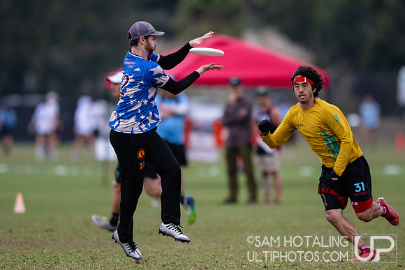 Chicago Machine vs Ring of Fire in fifth-place finals at USA Ultimate National Championships