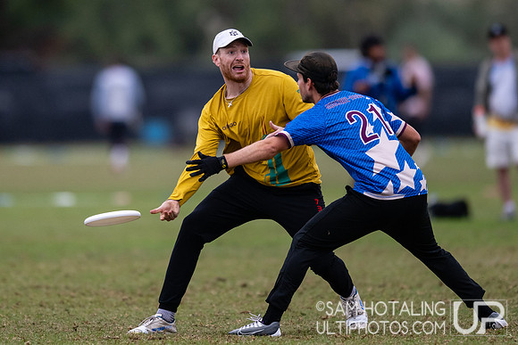 Chicago Machine vs Ring of Fire in fifth-place finals at USA Ultimate National Championships