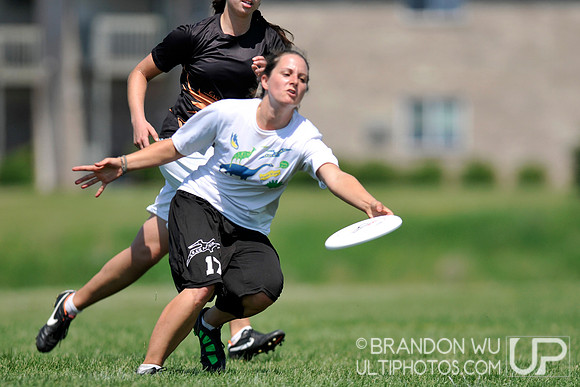 Saturday Women's Pool Play & Crossovers - 2012 USAU D-III College Championships