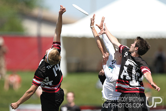 Day 2 of the D-1 College Championships