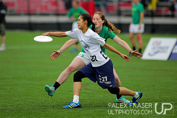 Women's Semifinal I - 2015 USAU College Championships