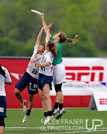 Women's Semifinal I - 2015 USAU College Championships