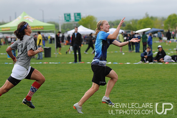 Sunday 8:30am Quarterfinals Round Action -- 2011 USAU College Championships