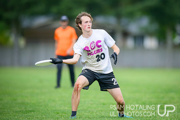 Middlebury Pranksters vs Rochester Piggies in quarterfinals at USAU D-III College Championships