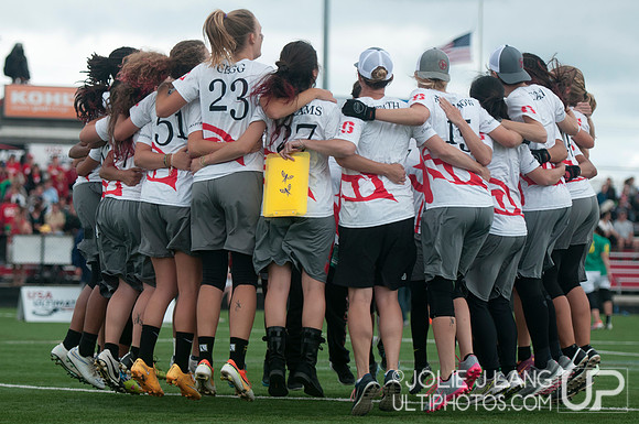 Oregon Fugue vs Stanford Superfly Women's Final - USAU DI Colleg
