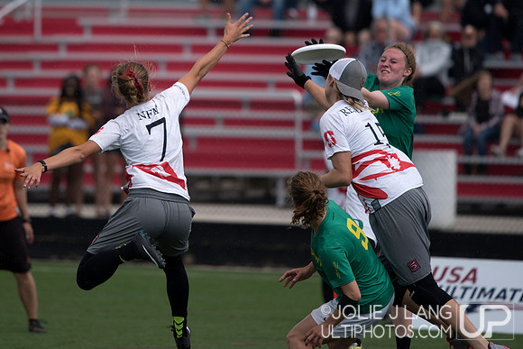 Oregon Fugue vs Stanford Superfly Women's Final - USAU DI Colleg