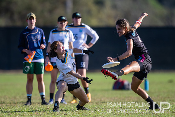 Flipside vs Schwa in 5th-place finals at USA Ultimate National Championships