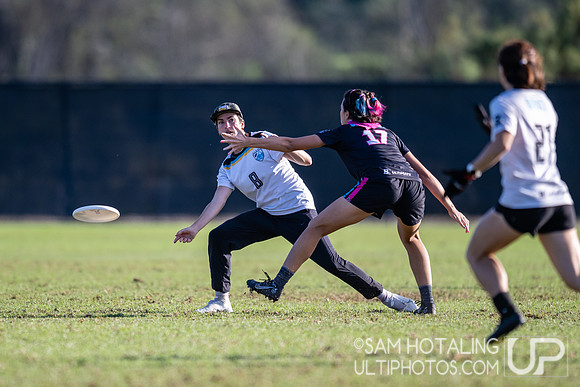 Flipside vs Schwa in 5th-place finals at USA Ultimate National Championships