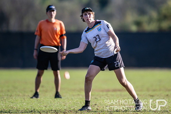 Flipside vs Schwa in 5th-place finals at USA Ultimate National Championships
