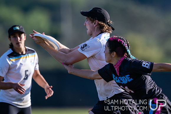 Flipside vs Schwa in 5th-place finals at USA Ultimate National Championships