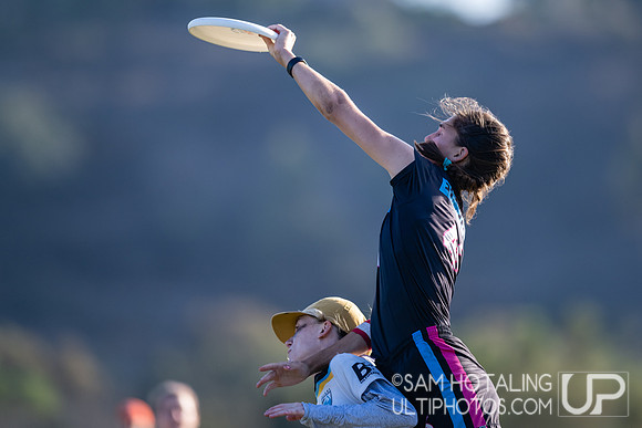 Flipside vs Schwa in 5th-place finals at USA Ultimate National Championships