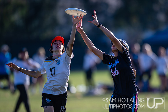 Flipside vs Schwa in 5th-place finals at USA Ultimate National Championships
