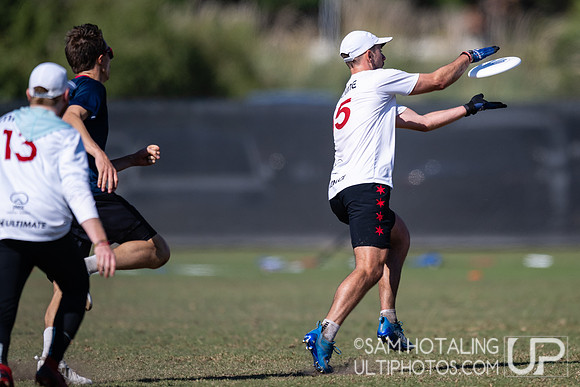 Johnny Bravo vs Chicago Machine in quarterfinals at USA Ultimate National Championships