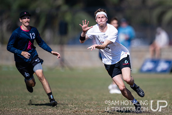 Johnny Bravo vs Chicago Machine in quarterfinals at USA Ultimate National Championships