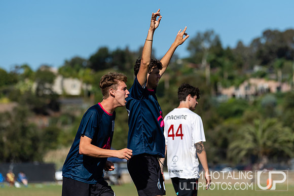 Johnny Bravo vs Chicago Machine in quarterfinals at USA Ultimate National Championships