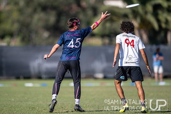 Johnny Bravo vs Chicago Machine in quarterfinals at USA Ultimate National Championships