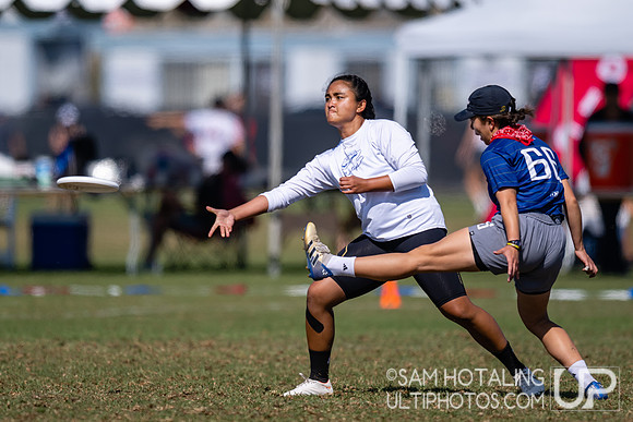 Love Tractor vs Seattle Mixtape in quarterfinals at USA Ultimate National Championships