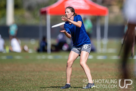 Love Tractor vs Seattle Mixtape in quarterfinals at USA Ultimate National Championships