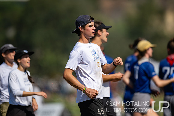 Love Tractor vs Seattle Mixtape in quarterfinals at USA Ultimate National Championships