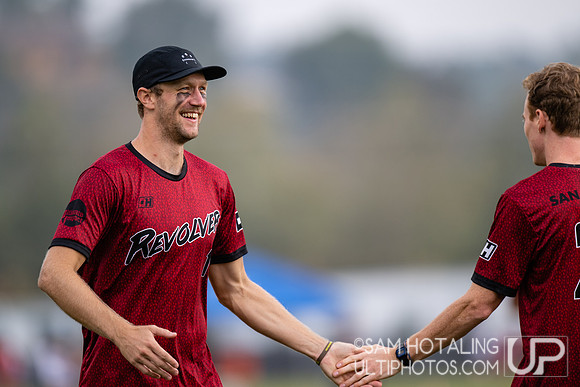 Mad Men vs Revolver in consolation play at USA Ultimate National Championships