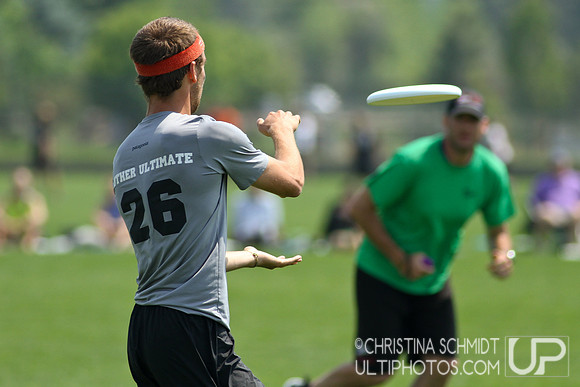 2012 USAU D-I College Championships Saturday Round 4 Action