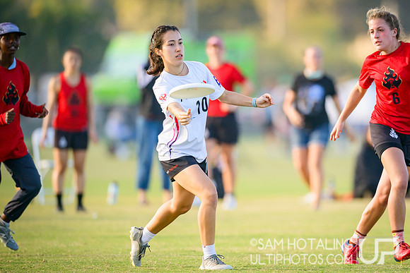 Phoenix vs Seattle Riot at USAU Club Championships, Surf Cup Sports Park