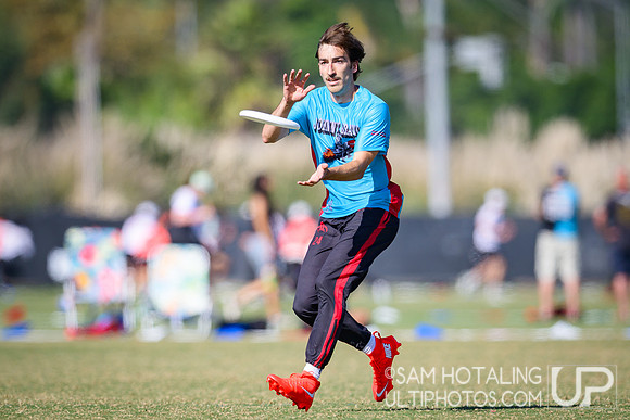 Johnny Bravo vs Chicago Machine at USAU Club Championships, Surf Cup Sports Park