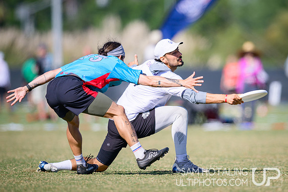 Johnny Bravo vs Chicago Machine at USAU Club Championships, Surf Cup Sports Park