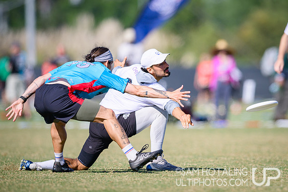 Johnny Bravo vs Chicago Machine at USAU Club Championships, Surf Cup Sports Park