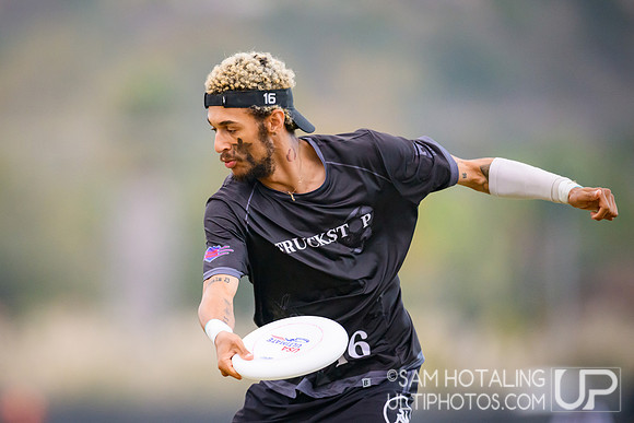 Johnny Bravo vs Truck Stop at USAU Club Championships, Surf Cup Sports Park
