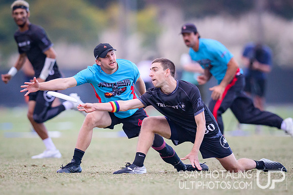 Johnny Bravo vs Truck Stop at USAU Club Championships, Surf Cup Sports Park