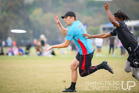 Johnny Bravo vs Truck Stop at USAU Club Championships, Surf Cup Sports Park