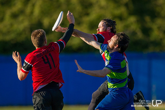 Nighthawks_Rainmakers_20150606_193301_JBP00834