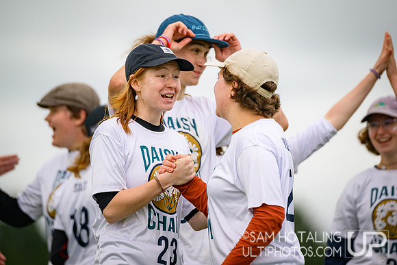 Haverford/Bryn Mawr Sneetches vs Mount Holyoke Daisy Chain in quarterfinals at USAU D-III College Championships