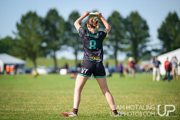 Stanford Superfly vs Vermont Ruckus in pool play at USAU D-I College Championships