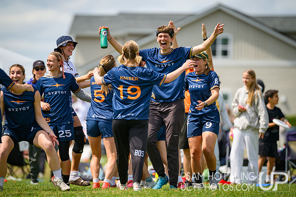 Highlights: quarterfinals at USAU D-I College Championships