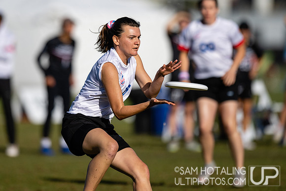 Pop vs Scandal in pool play at USA Ultimate National Championships