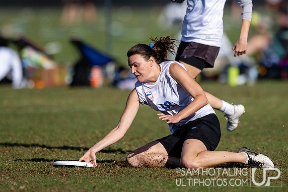 Pop vs Scandal in pool play at USA Ultimate National Championships