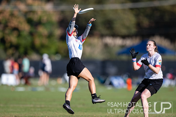 Pop vs Scandal in pool play at USA Ultimate National Championships