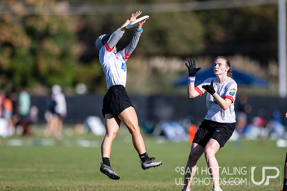 Pop vs Scandal in pool play at USA Ultimate National Championships